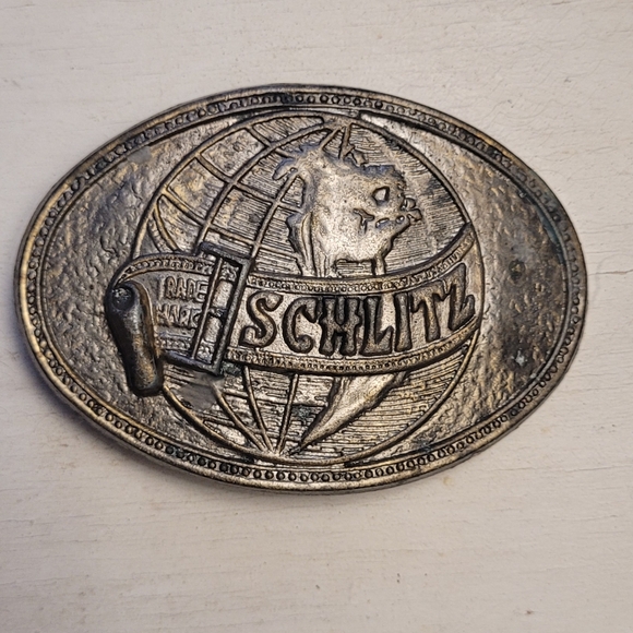 Vintage SCHLITZ Beer Globe Oval Belt Buckle Brewing Milwaukee Great Condition - Picture 1 of 2